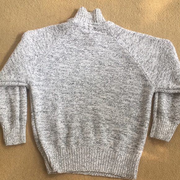 Heavy knit white/blk yarn.button/hole accent at neck. Excellent cond size Large - Picture 4 of 5